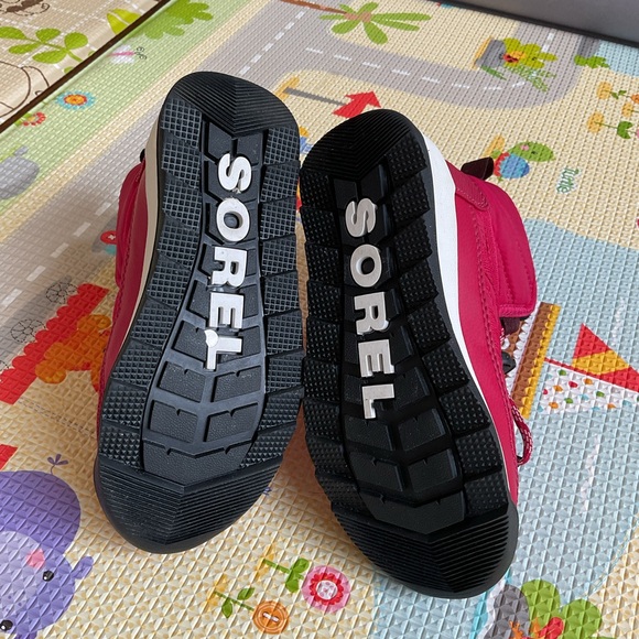 SOREL Whitney II Plus Snow Boot - Kids' girls Size 11  Red. Retail $80 New! - Picture 6 of 13